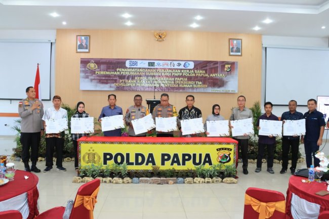 Kapolda Patrige Pimpin Penandatanganan Kerjasama Perumahan Subsidi PNPP Polda Papua Kapolda Patrige Pimpin Penandatanganan Kerjasama Perumahan Subsidi PNPP Polda Papua
