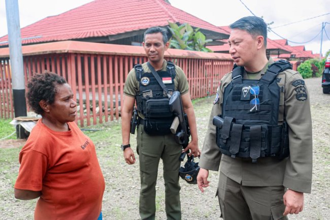 Ciptakan Suasana Damai, Kaminops Damai Cartenz 2025 Sapa Mama-Mama Papua di Oksibil Ciptakan Suasana Damai, Kaminops Damai Cartenz 2025 Sapa Mama-Mama Papua di Oksibil