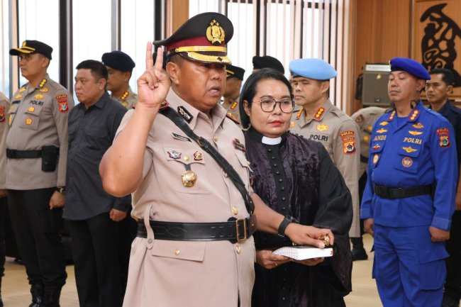 AKBP Zet Zaalino Resmi Jabat Kapolres Yahukimo Gantikan AKBP Heru Hidayat AKBP Zet Zaalino Resmi Jabat Kapolres Yahukimo Gantikan AKBP Heru Hidayat