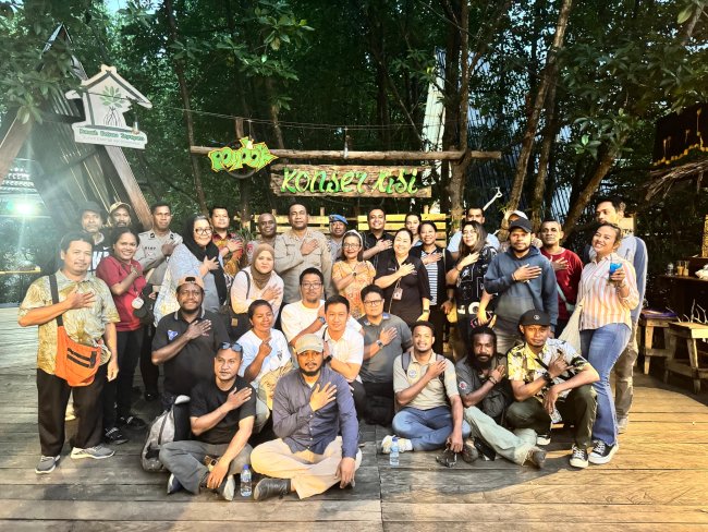 Silaturahmi Kapolresta Jayapura AKBP Fredrickus Maclarimboen Bersama Insan Pers Silaturahmi Kapolresta Jayapura AKBP Fredrickus Maclarimboen Bersama Insan Pers