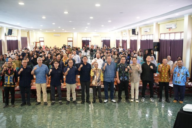 OJK Gelar Edukasi Pasar Modal, Dorong Investasi Syariah dan Akses Pendanaan Ekonomi Berkelanjutan di Papua OJK Gelar Edukasi Pasar Modal, Dorong Investasi Syariah dan Akses Pendanaan Ekonomi Berkelanjutan di Papua