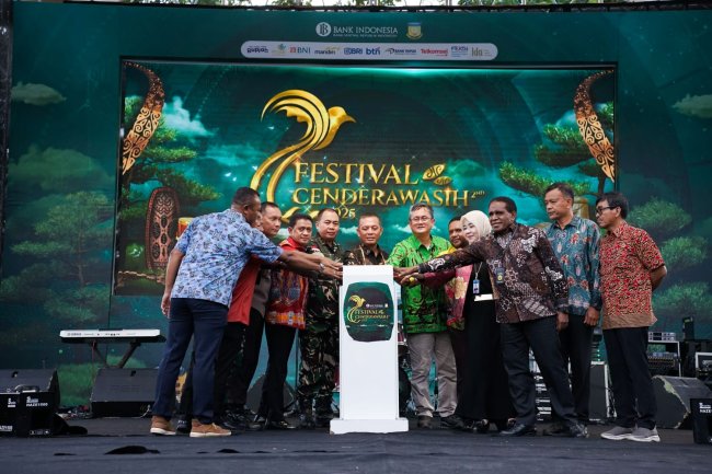 Festival Cenderawasih 2025 Bukukan Omset Rp752 Juta Festival Cenderawasih 2025 Bukukan Omset Rp752 Juta