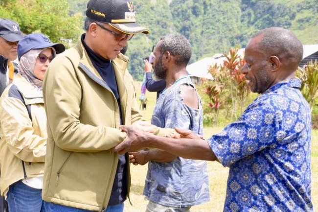 Dr. H. Tumiran Pamit dari Puncak Jaya, Siap Emban Tugas Baru di Provinsi Papua Tengah Dr. H. Tumiran Pamit dari Puncak Jaya, Siap Emban Tugas Baru di Provinsi Papua Tengah