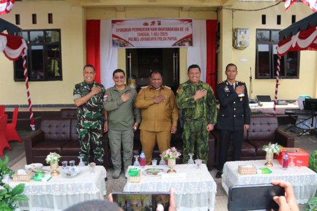 Kebersamaan dan Refleksi dalam Tasyakuran Hari Bhayangkara ke-79 di Polres Jayawijaya