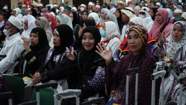 Kloter 31 Gabungan Jemaah Haji Papua, Sulsel dan Sultra Tiba di Tanah Air Kloter 31 Gabungan Jemaah Haji Papua, Sulsel dan Sultra Tiba di Tanah Air