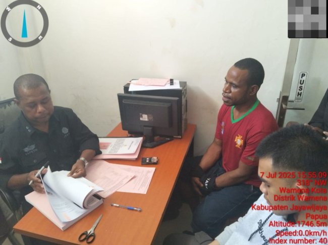 Dua Oknum Terlibat Jual-Beli Amunisi, Satgas Ops Damai Cartenz Lakukan Proses Hukum Dua Oknum Terlibat Jual-Beli Amunisi, Satgas Ops Damai Cartenz Lakukan Proses Hukum