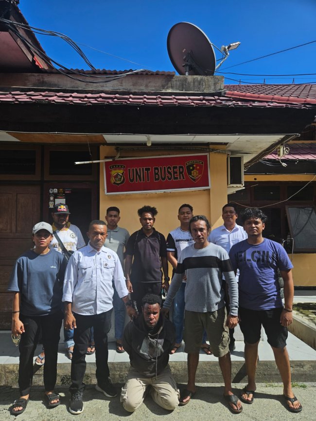 Tim Opsnal Reskrim Polres Jayapura Berhasil Amankan Tahanan Kabur dari Polres Merauke Tim Opsnal Reskrim Polres Jayapura Berhasil Amankan Tahanan Kabur dari Polres Merauke