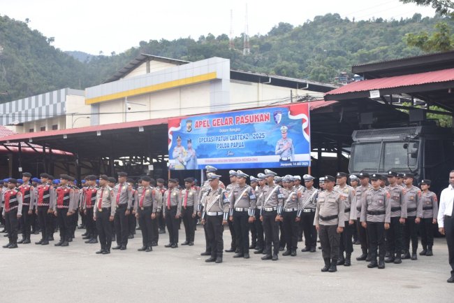 Polda Papua Serentak Laksanakan Apel Gelar Pasukan Ops Patuh Cartenz 2025 Polda Papua Serentak Laksanakan Apel Gelar Pasukan Ops Patuh Cartenz 2025