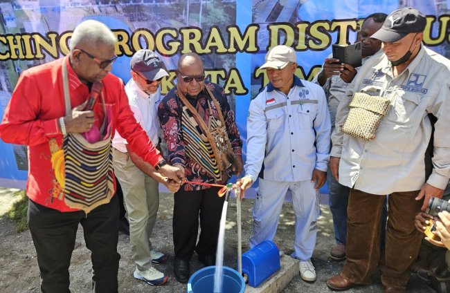 Kolaborasi PT Freeport Indonesia dan Pemkab Mimika Hadirkan Akses Air Bersih untuk Ribuan Warga Timika Kolaborasi PT Freeport Indonesia dan Pemkab Mimika Hadirkan Akses Air Bersih untuk Ribuan Warga Timika