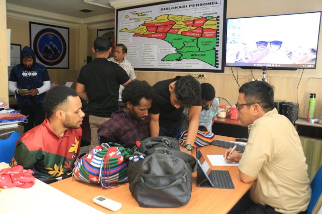 Ops Damai Cartenz Gagalkan Upaya Penyelundupan Amunisi Ilegal di Pelabuhan Jayapura Ops Damai Cartenz Gagalkan Upaya Penyelundupan Amunisi Ilegal di Pelabuhan Jayapura