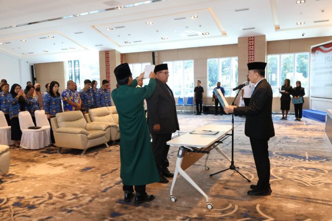 Muhammad Musaad Dilantik Sebagai Analis Kebijakan Ahli Utama Biro Umum Setda Papua Muhammad Musaad Dilantik Sebagai Analis Kebijakan Ahli Utama Biro Umum Setda Papua