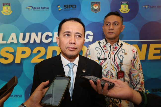 Pj Gubernur Agus Fatoni Ajak Warga Kepulauan Yapen, Jaga Iklim Kondusif dan Sukseskan PSU Mendatang Pj Gubernur Agus Fatoni Ajak Warga Kepulauan Yapen, Jaga Iklim Kondusif dan Sukseskan PSU Mendatang