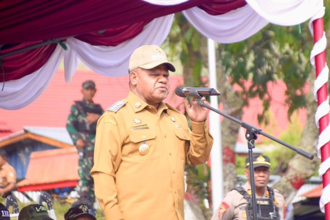 Pimpin Apel Perdana, Bupati Yuni Wonda Tegaskan Komitmen Bangun Puncak Jaya Bersama Rakyat Pimpin Apel Perdana, Bupati Yuni Wonda Tegaskan Komitmen Bangun Puncak Jaya Bersama Rakyat