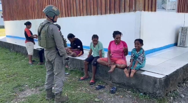 Satgas Ops Damai Cartenz Gelar Patroli Humanis di Yahukimo Satgas Ops Damai Cartenz Gelar Patroli Humanis di Yahukimo