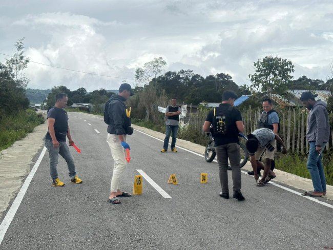 Pengendara Ojek Luka Parah Akibat Serangan di Waghete II, Satgas Damai Cartenz Turun Tangan Pengendara Ojek Luka Parah Akibat Serangan di Waghete II, Satgas Damai Cartenz Turun Tangan