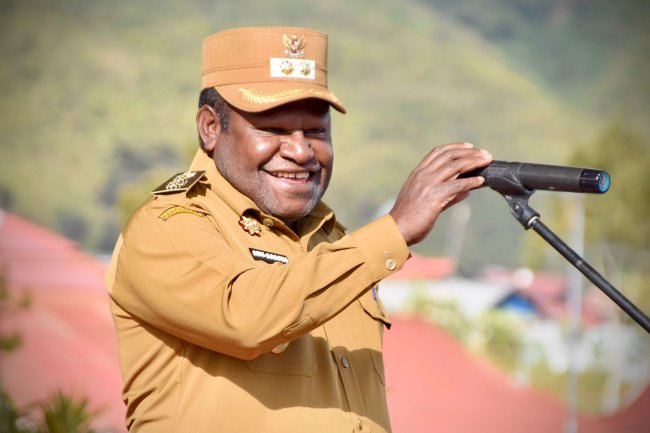 Wabup Puncak Jaya Soroti Disiplin ASN, Beri Peringatan Tegas saat Apel Pagi Wabup Puncak Jaya Soroti Disiplin ASN, Beri Peringatan Tegas saat Apel Pagi