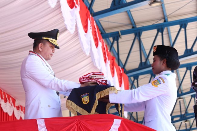 Pj Gubernur Papua Agus Fatoni Pimpin Upacara Detik detik Proklamasi Kemerdekaan RI ke-80