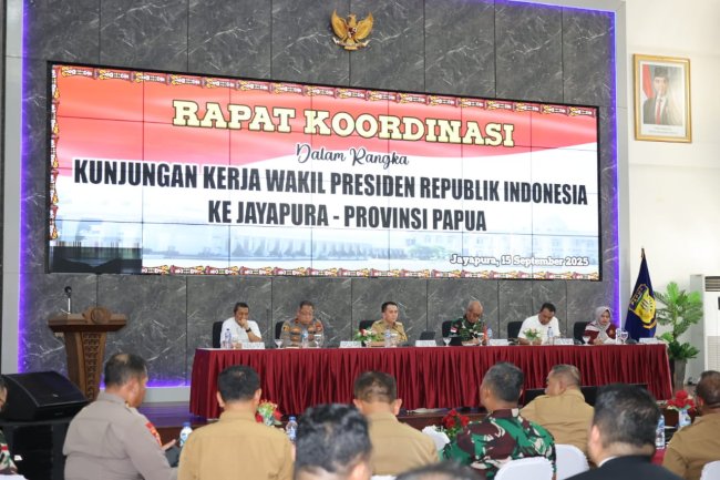 Pj Gubernur Agus Fatoni Pimpin Rakor Persiapan Jelang Kunjungan Wapres RI ke Papua Pj Gubernur Agus Fatoni Pimpin Rakor Persiapan Jelang Kunjungan Wapres RI ke Papua