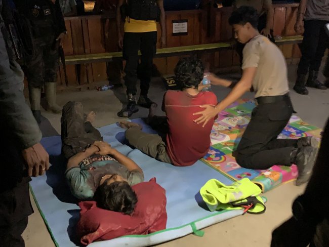 Di Tengah Api Brimob Polda Papua Dan Aparat keamanan Di Amuk Massa, Prajurit Kopassus Berhasil Dievakuasi Di Tengah Api Brimob Polda Papua Dan Aparat keamanan Di Amuk Massa, Prajurit Kopassus Berhasil Dievakuasi
