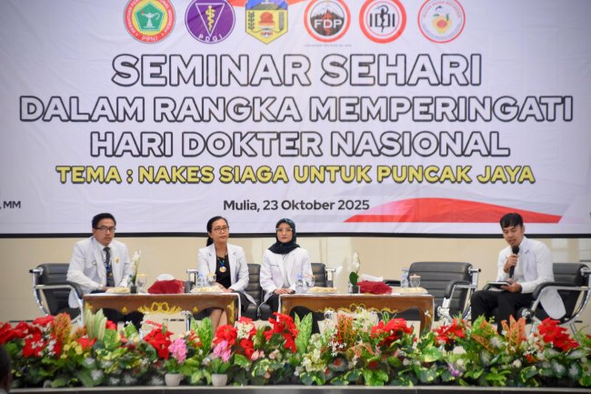 Plh Sekda Buka Seminar Hari Dokter Nasional: Nakes Siaga Wujudkan Puncak Jaya Bebas Stunting Plh Sekda Buka Seminar Hari Dokter Nasional: Nakes Siaga Wujudkan Puncak Jaya Bebas Stunting