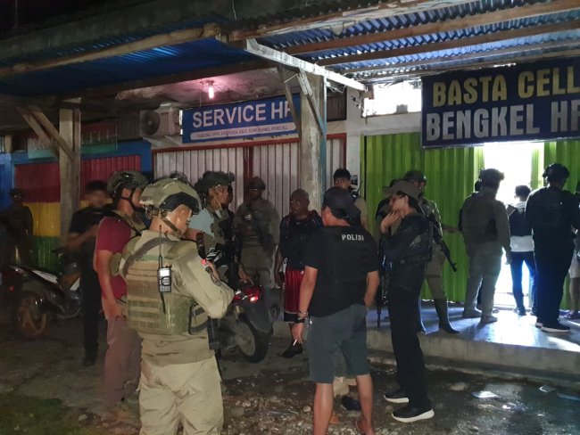 Satgas Ops Damai Cartenz Respons Cepat Aksi Percobaan Penembakan oleh OTK di Yahukimo Satgas Ops Damai Cartenz Respons Cepat Aksi Percobaan Penembakan oleh OTK di Yahukimo