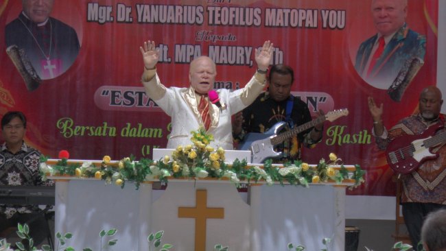 Pendeta. M.P.A. Maury Resmi Pimpin PGGP Papua 2025-2027 Pendeta. M.P.A. Maury Resmi Pimpin PGGP Papua 2025-2027