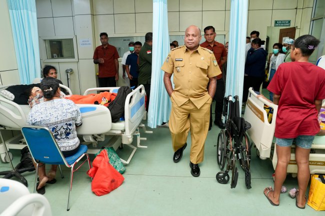 Gubernur Papua Copot Direktur RSUD Dok II Usai Sidak Temukan Manajemen Semrawut