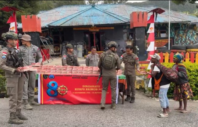 Hari Jadi Brimob ke-80: Satgas Damai Cartenz Sektor Paniai Perkuat Stabilitas Keamanan Lewat Program Bakti Sosial