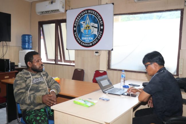 Satgas Damai Cartenz Persempit Ruang Gerak KKB, DPO Maam Taplo Ditangkap di Keerom