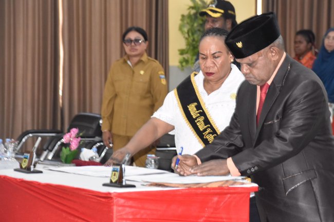 33 Pengurus Pokja Bunda PAUD Puncak Jaya Resmi Dikukuhkan, Bupati Yuni Wonda: Saatnya Bangun Generasi Emas!