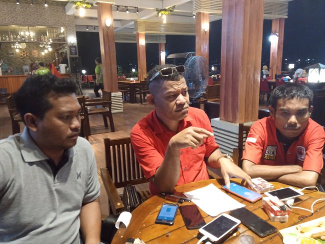 KPU Fakfak Mangkir Sidang Perdana Tipikor, Yosep Titirlolobi: Stop Foya-foya Uang Negara