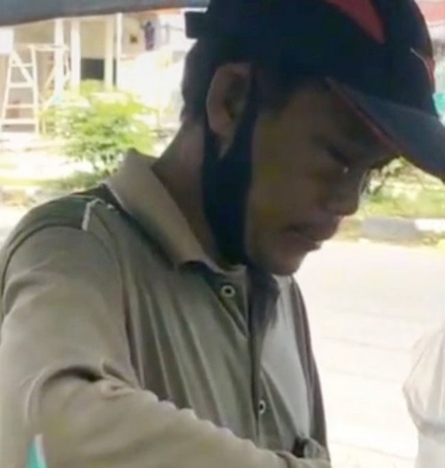 Diduga Miras, Oknum Polisi Pukul Wajah Penjual Pentolan di Timika