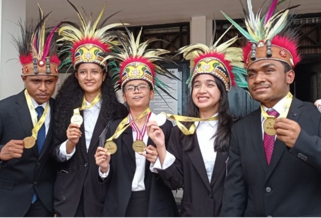 Raih Medali Emas, Pembuktian Pelajar Papua Barat di Kompetisi Tingkat Dunia