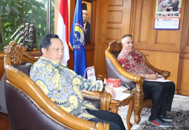 Gubernur Waterpauw dan Para Bupati Minta Arahan Tiga Menteri Untuk Kemajuan Daerah di Papua Barat 