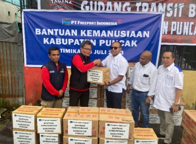 Freeport Indonesia Serahkan 2 Ton Bantuan Bahan Makanan untuk Masyarakat Tiga Distrik di Kabupaten Puncak 