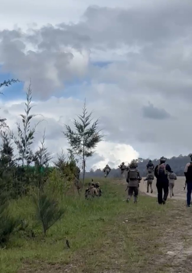 Kontak Tembak Pecah di Bandara Ilaga, Situasi Cepat Dikendalikan Pasukan Gabungan TNI dan Ops Damai Cartenz Kontak Tembak Pecah di Bandara Ilaga, Situasi Cepat Dikendalikan Pasukan Gabungan TNI dan Ops Damai Cartenz