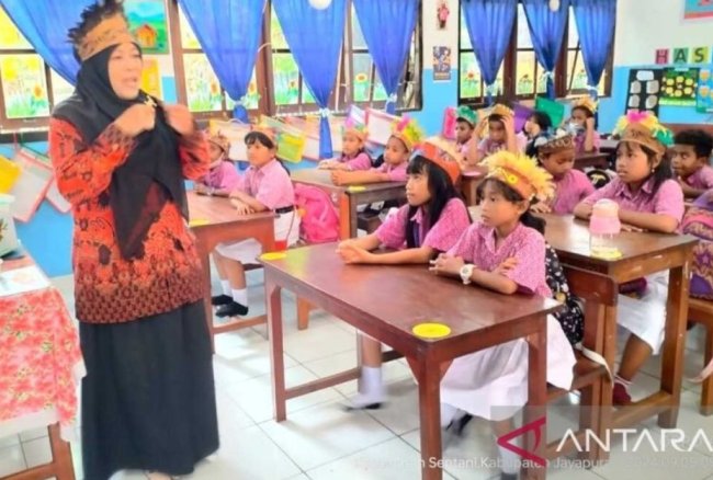 Melestarikan Bahasa Sentani dari Sekolah