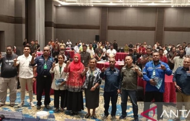 Pemkab Biak: Perusahaan harus perhatikan hak pekerja orang asli Papua Pemkab Biak: Perusahaan harus perhatikan hak pekerja orang asli Papua