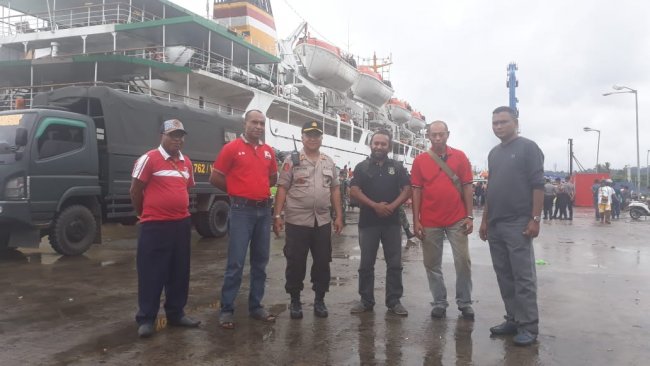 Tolak Penduduk Ilegal ke Papua, Parjal Lakukan Aksi Spontan di Pelabuhan Manokwari