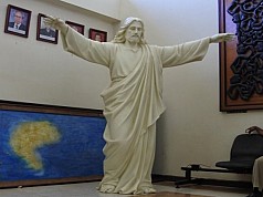Karena Alasan Ini Pembangunan Patung Yesus di Papua Dihentikan