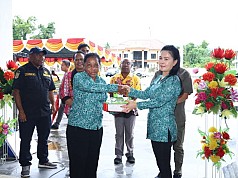 TP-PKK Papua Salurkan Bantuan ke Kabupaten Kepulauan Yapen, Waropen dan Supiori