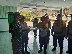   Kapolres Puncak Jaya  Kunjungi Mako TNI Membangun Sinegritas