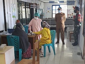 Vaksinasi Massal di Puncak Jaya Tembus Angka 1.000 Dari Target 1.500 Orang