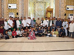 Safari Rhamadan, Mathius Fachiri Beri Bantuan di Masjid Agung Keerom