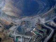 Dari Sisi Hukum, Kontrak Freeport Tak Bisa Berakhir di 2021 Dari Sisi Hukum, Kontrak Freeport Tak Bisa Berakhir di 2021