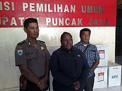 KPU Puncak Jaya: Hingga Jumat Kemarin, Surat Suara yang Masuk Baru 30 Persen KPU Puncak Jaya: Hingga Jumat Kemarin, Surat Suara yang Masuk Baru 30 Persen