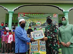 Danrem Merauke Santuni Anak Panti Asuhan Al Khodijah Danrem Merauke Santuni Anak Panti Asuhan Al Khodijah