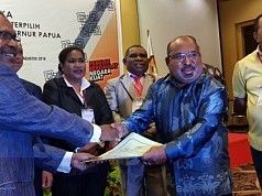 Sah, Lukas Enembe - Klemen Tinal Kembali Pimpin Papua untuk Periode Kedua