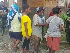 Ini Wujud Kecintaan Warga Kepada TNI di Kabupaten Pegunungan Bintang Ini Wujud Kecintaan Warga Kepada TNI di Kabupaten Pegunungan Bintang