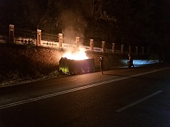 Bak Truk Sampah di Amban Manokwari Diduga Sengaja Dibakar Bak Truk Sampah di Amban Manokwari Diduga Sengaja Dibakar